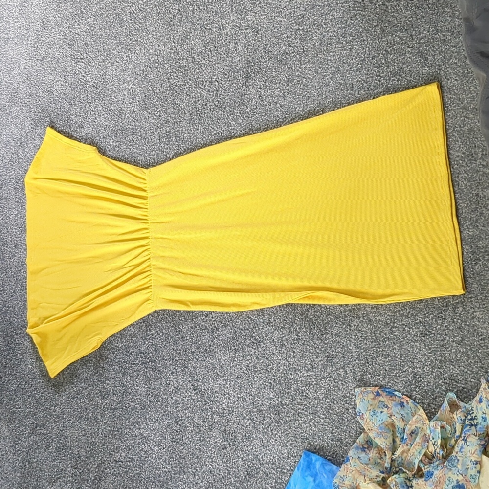 Comfortable yellow dress - Picture 4 of 7